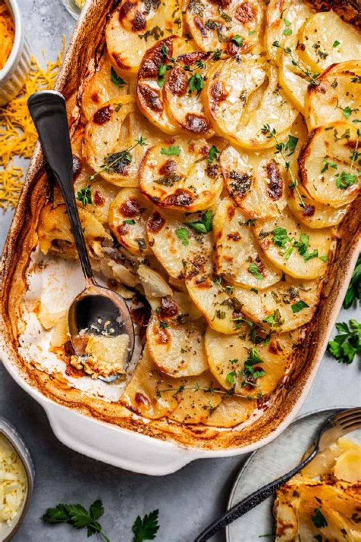 Can you peel a potato before you bake it?